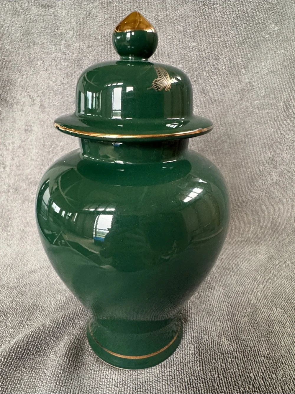 Vintage Tokyo Kiku Green and Gold Porcelain Ginger Jar Lidded Vase